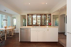 Kitchen - Country homes for sale and luxury real estate including horse farms and property in the Caledon and King City areas near Toronto